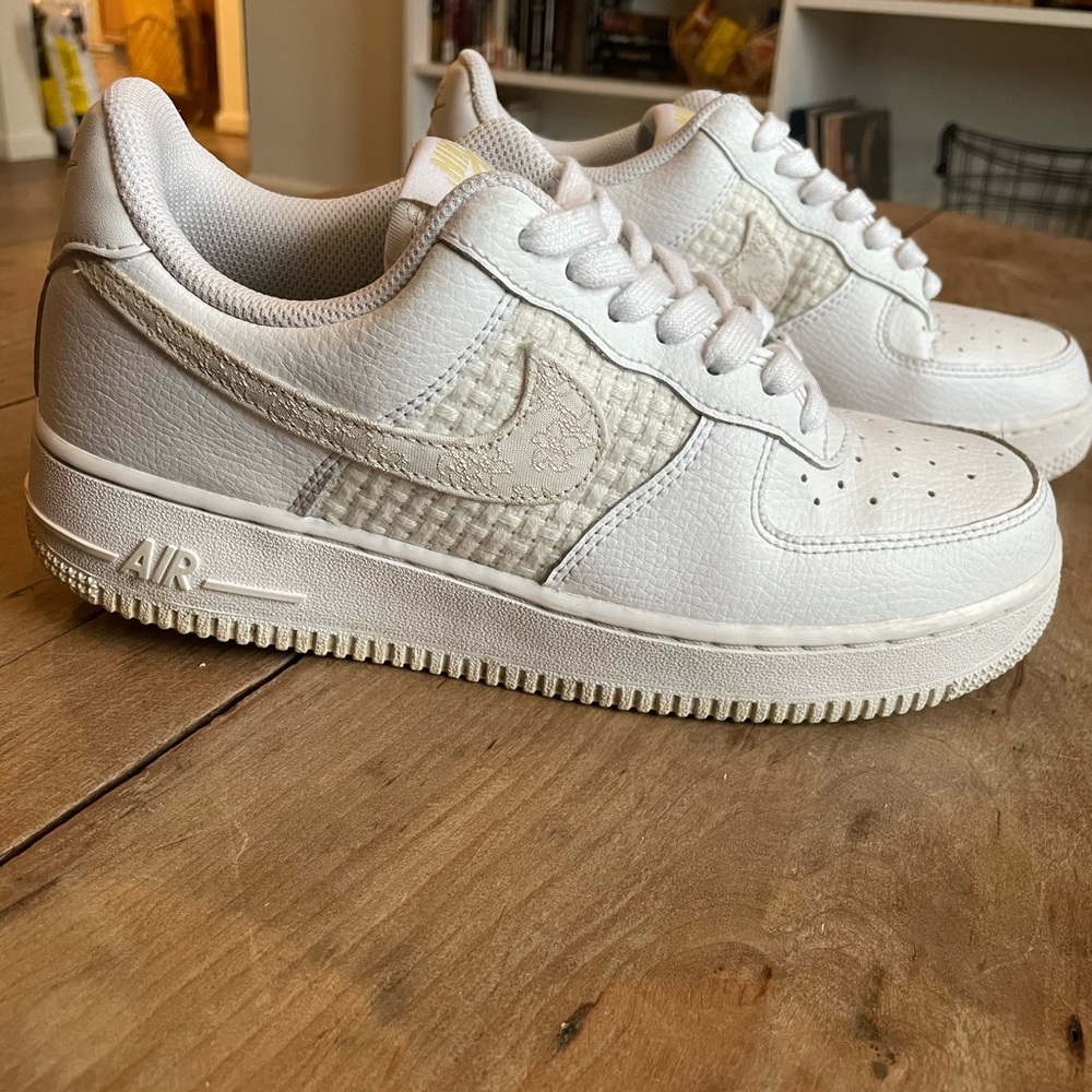 Women’s Nike airforce one size 8.5 floral Nike swoosh